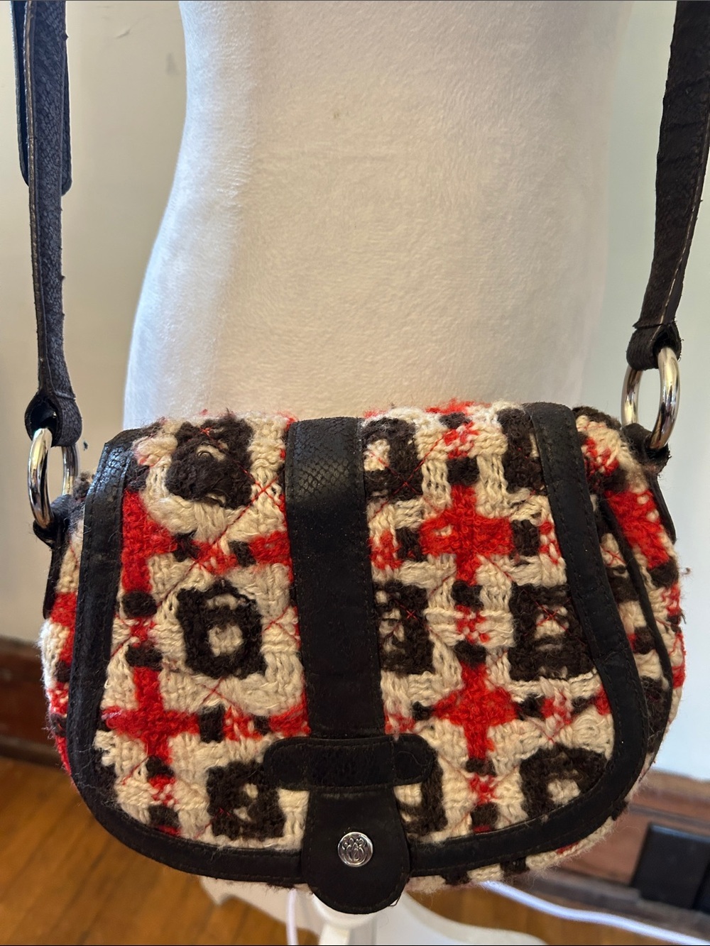 Vera Bradley red black tweed crossbody purse EUC